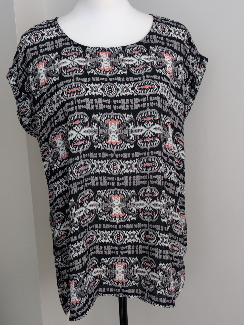 Pink Republic Black Cap-Sleeve Tunic with Pink, Gray & White Ikat Pattern